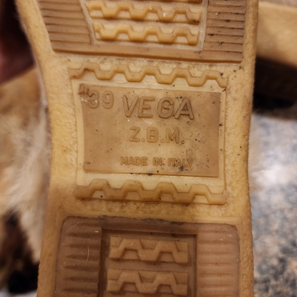 Vega Leather and Fur Boots, Size 39, Made In Italy - Picture 6 of 8